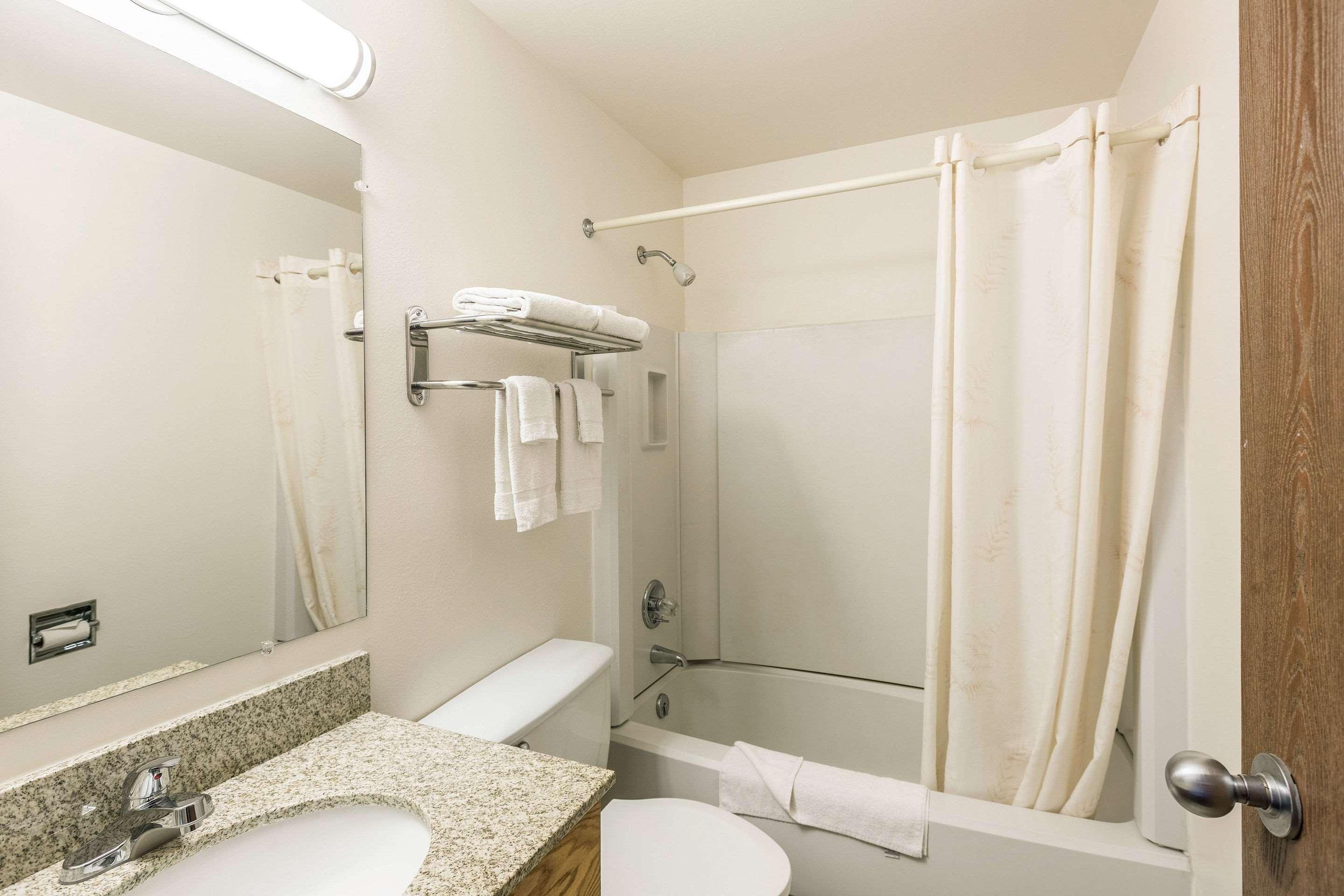 Rodeway Inn Лийдвил Екстериор снимка